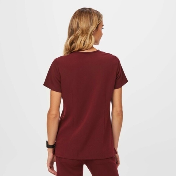 Figs Casma Three-Pocket Scrub‎ Top Burgundy - Picture 3 of 9
